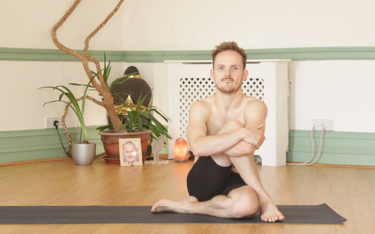Oliver Richard Charcoal Yoga 2023