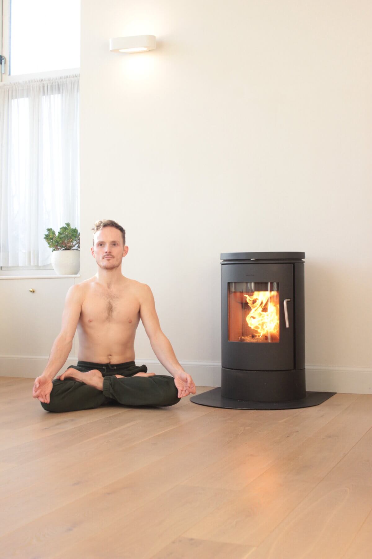 Oliver Richard Charcoal Yoga 2025